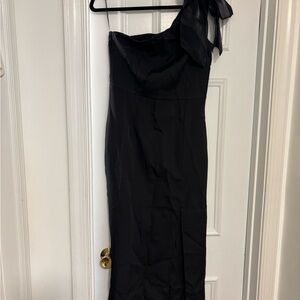 Elegant Black One-Shoulder Dress